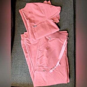 Figs M Zamora jogger and S Catarina top